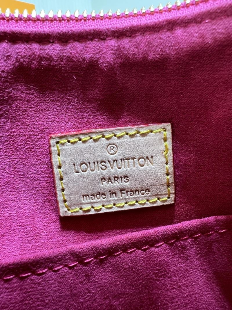 Louis Vuitton Hobo Bags